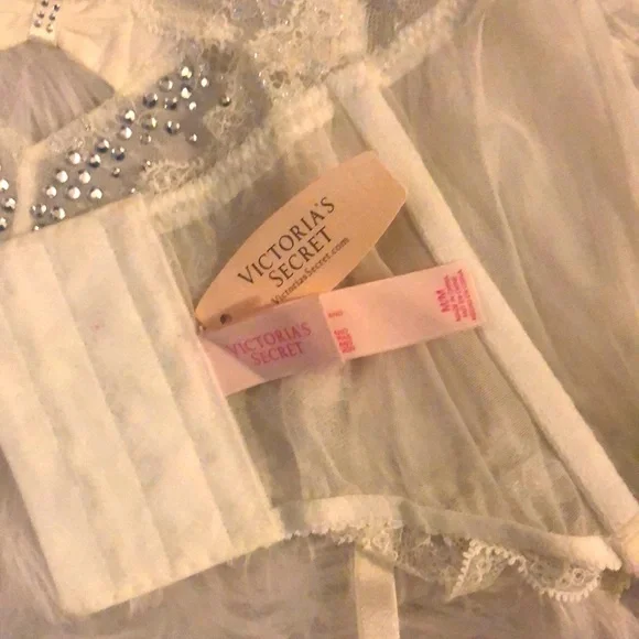 Victoria’s Secret bridal garter - Picture 5 of 7